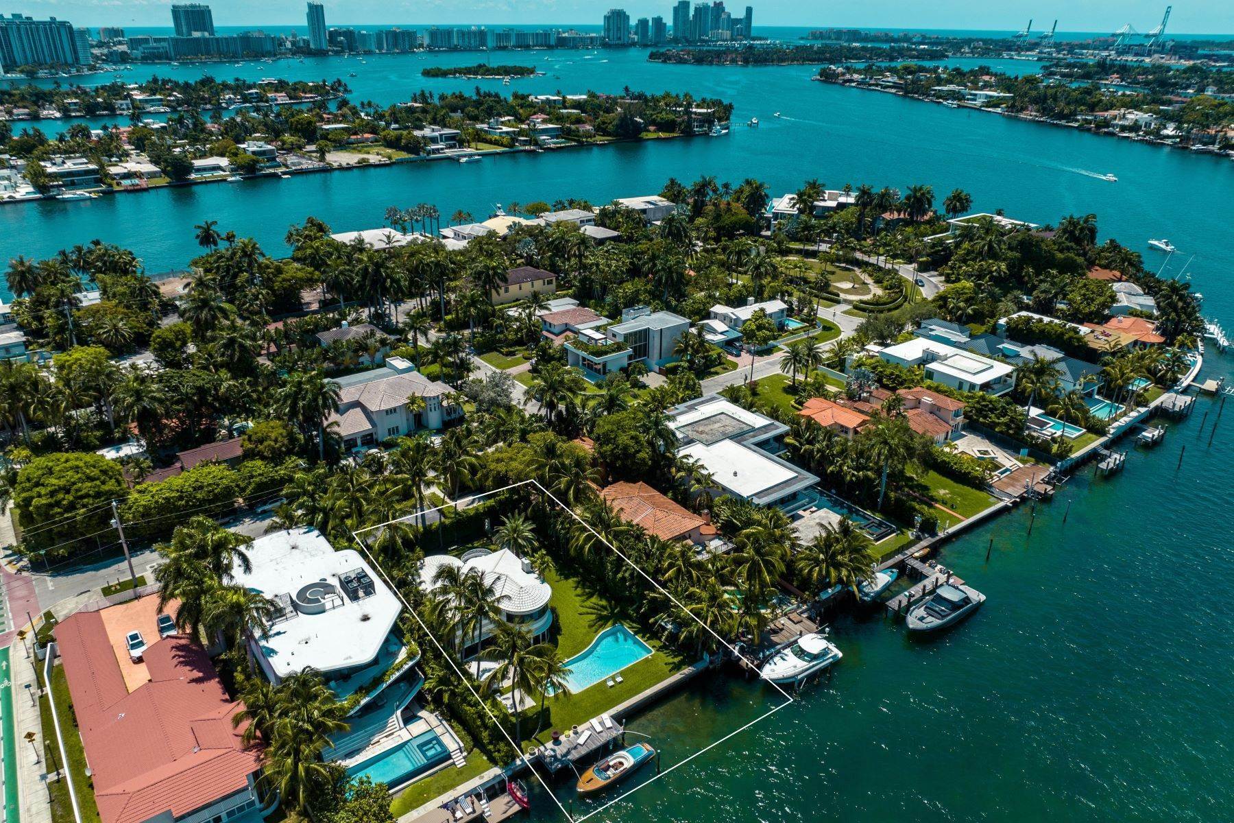 Single Family Homes 为 销售 在 214 W San Marino Dr, Miami Beach, FL 214 W San Marino Dr 迈阿密海滩, 佛罗里达州 33139 美国