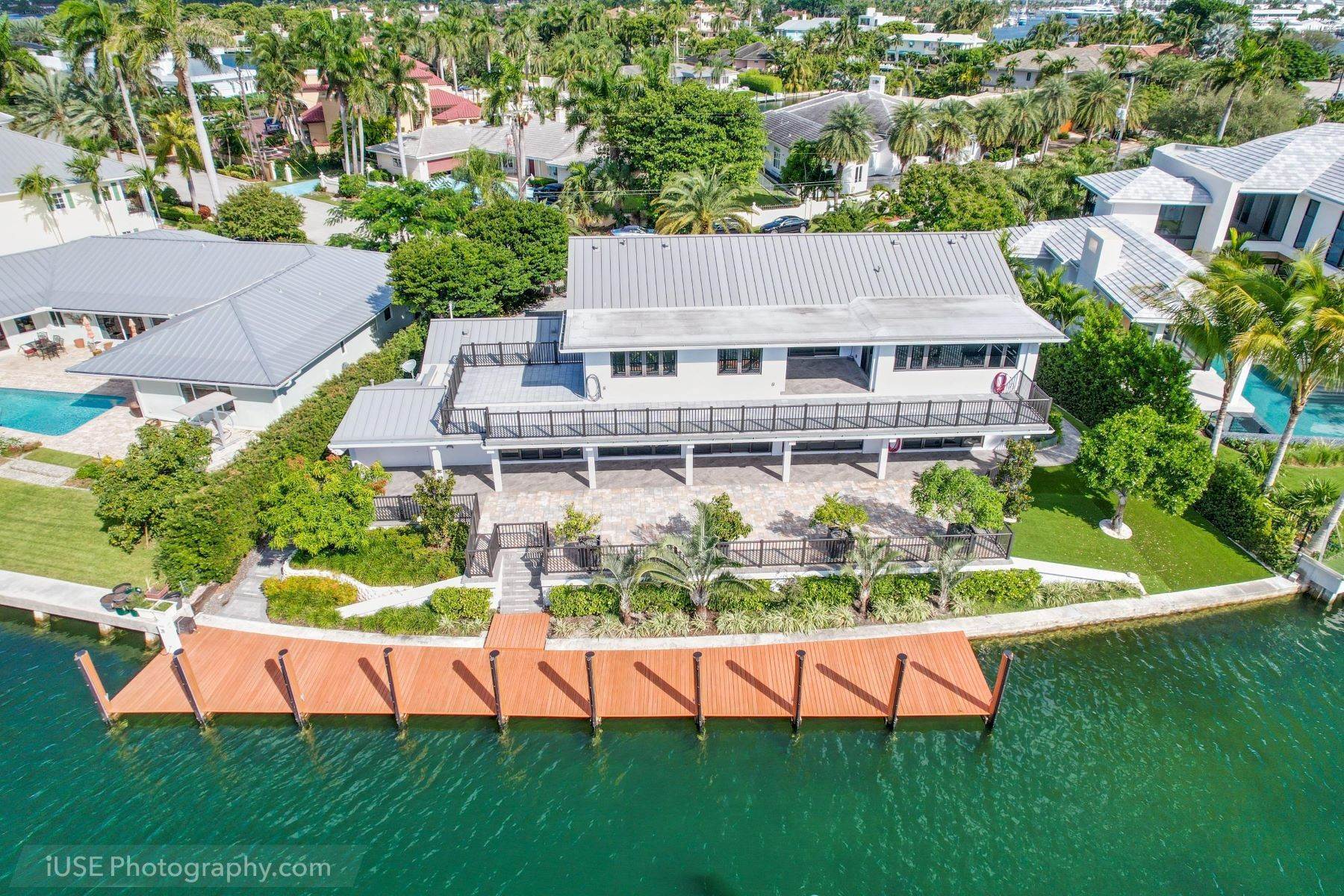 Single Family Homes 为 销售 在 48 Isla Bahia Dr 劳德代尔堡, 佛罗里达州 33316 美国