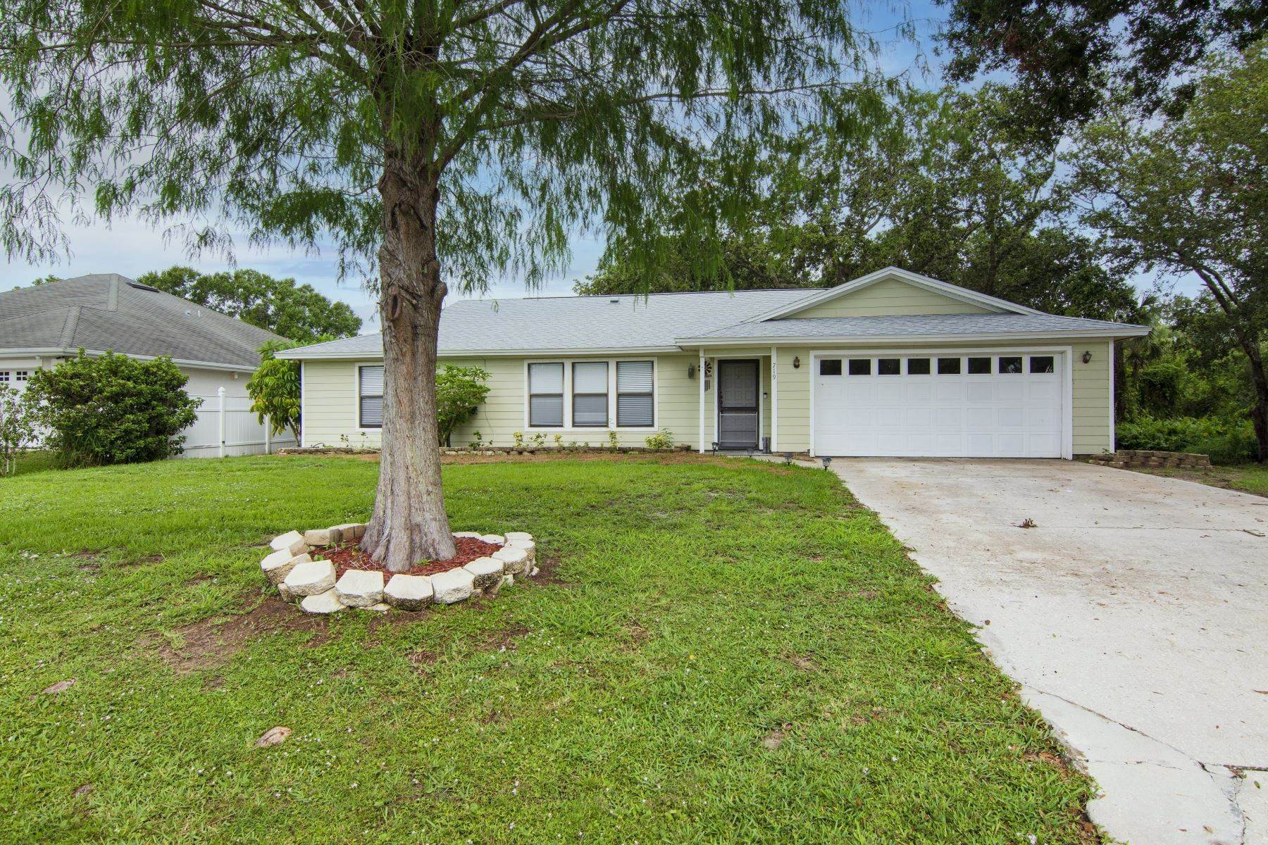 Single Family Homes 为 销售 在 719 Bayharbor Terrace, Sebastian, FL 719 Bayharbor Terrace 塞巴斯蒂安, 佛罗里达州 32958 美国