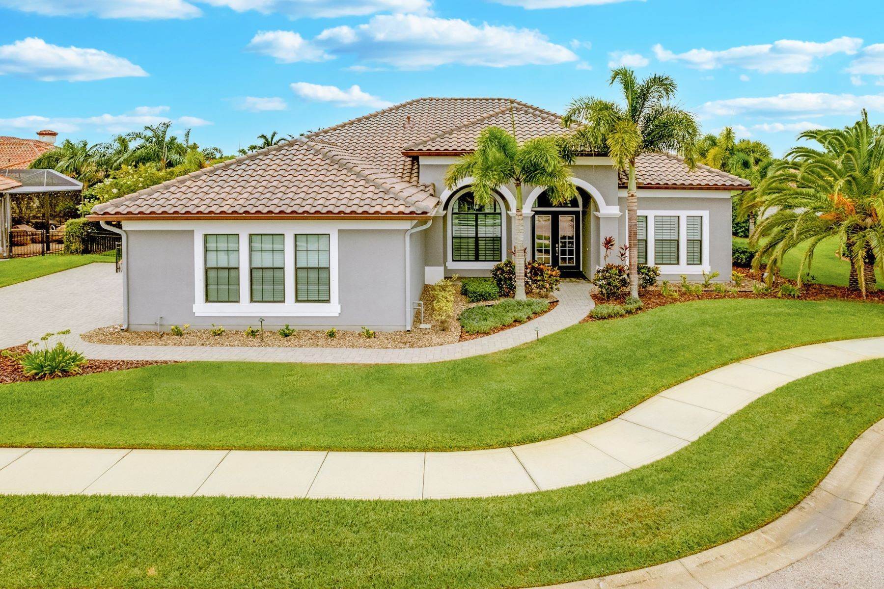 Single Family Homes 为 销售 在 5132 Saler Court, Rockledge, FL 5132 Saler Court 罗克雷治, 佛罗里达州 32955 美国